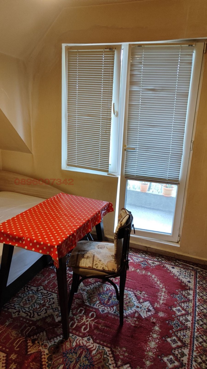 Продава АТЕЛИЕ, ТАВАН, гр. Русе, Централен кооп. пазар, снимка 2 - Апартаменти - 52896743