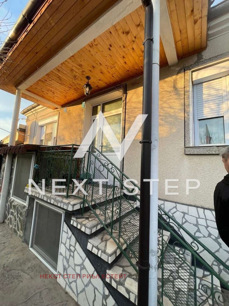 Продава КЪЩА, с. Зелениково, област Пловдив