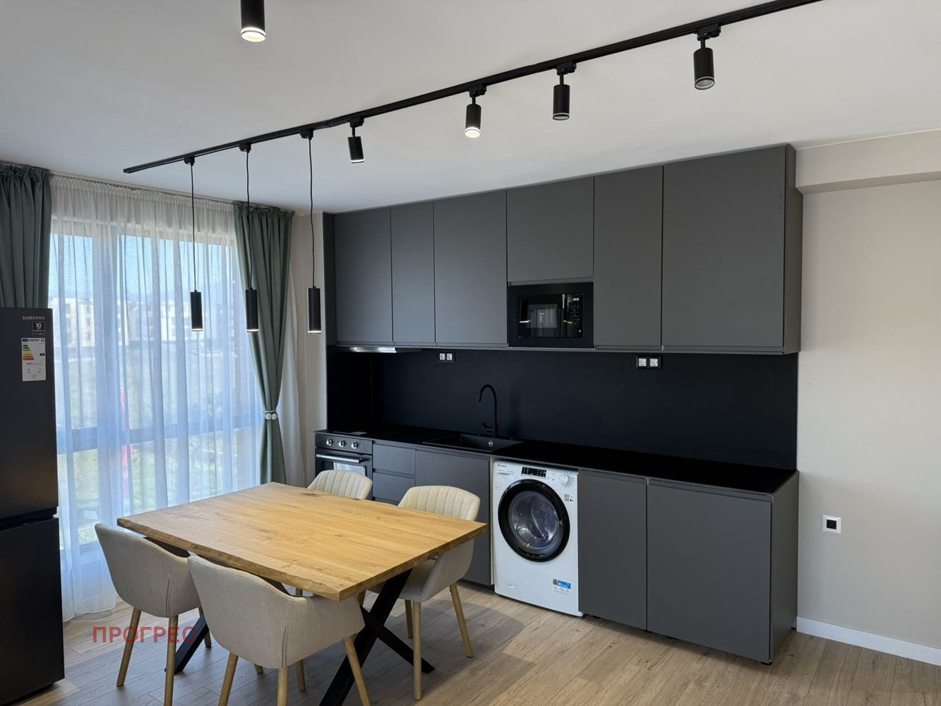 Продава 2-СТАЕН, гр. Пловдив, Остромила, снимка 2 - Апартаменти - 53822581