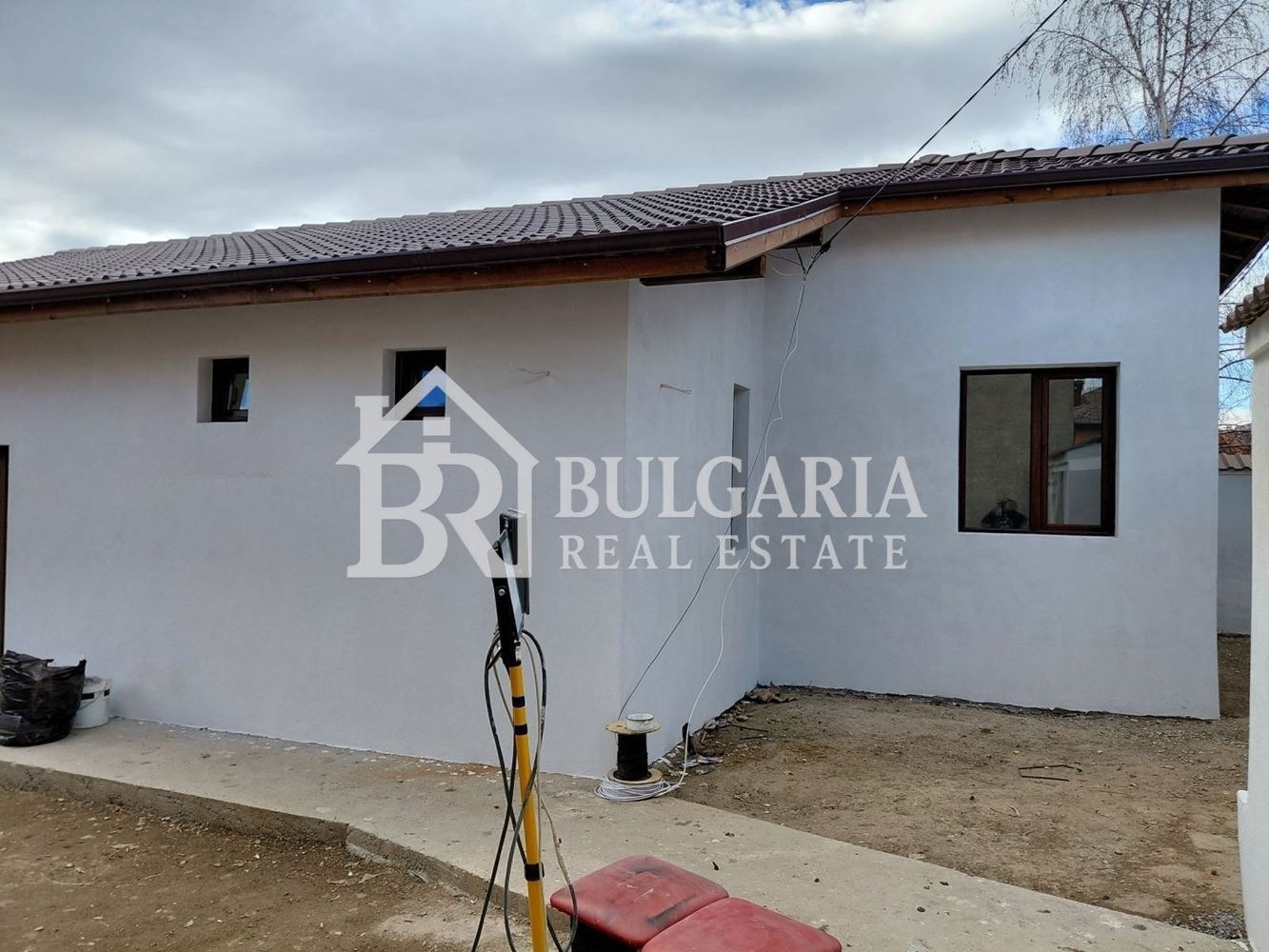 Продава КЪЩА, гр. Пирдоп, област София област, снимка 2 - Къщи - 53255867