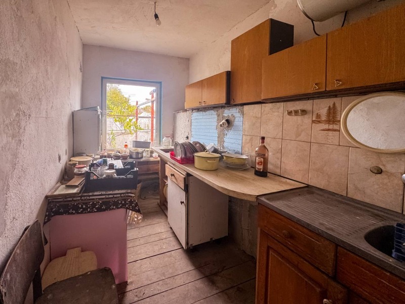 Продава КЪЩА, с. Загорци, област Бургас, снимка 3 - Къщи - 52329640