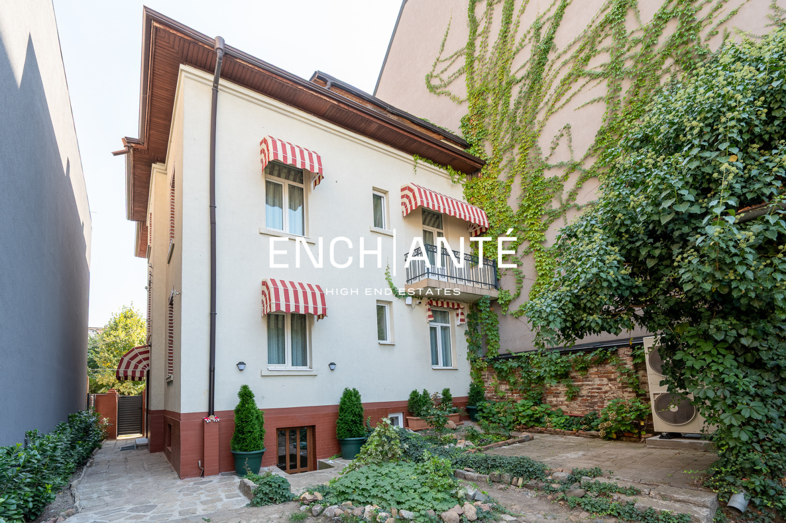 Продава КЪЩА, гр. София, Център, снимка 11 - Къщи - 56060702