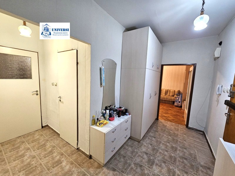 Продава 3-СТАЕН, гр. София, Гоце Делчев, снимка 2 - Aпартаменти - 47977512