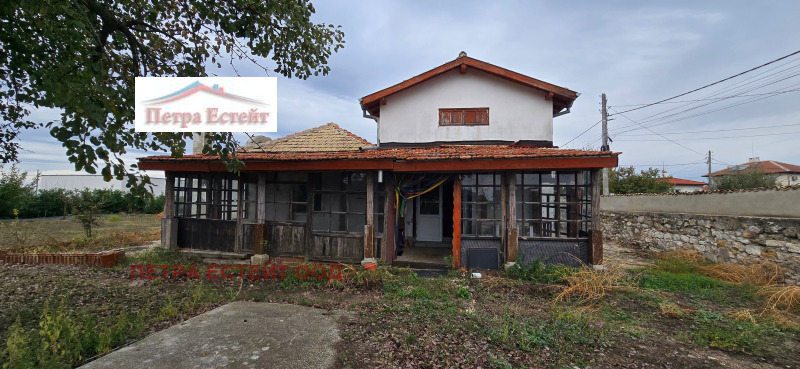 Продава КЪЩА в област Варна, с. Приселци - 215 кв.м / 220 000 € » 430 282.60 лв., ПЕТРА ЕСТЕЙТ ООД