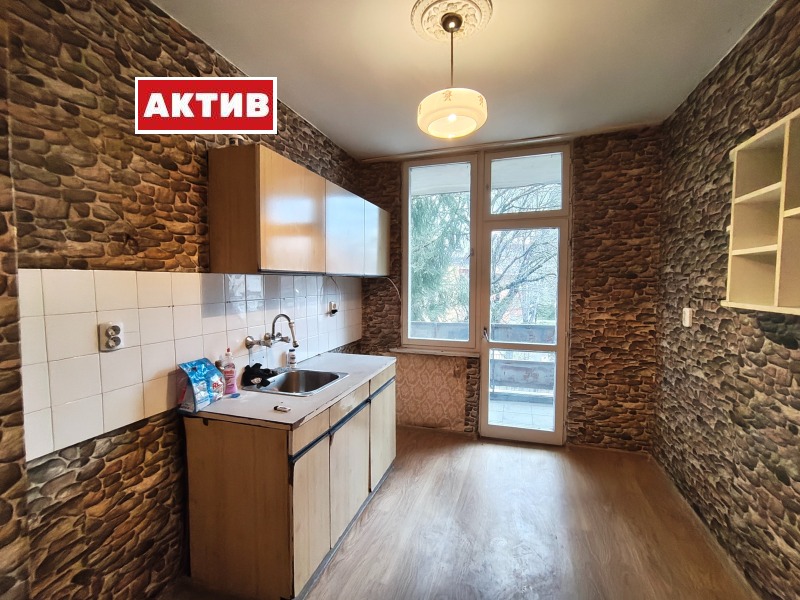 Продава 2-СТАЕН, гр. Търговище, Център, снимка 2 - Апартаменти - 53029790