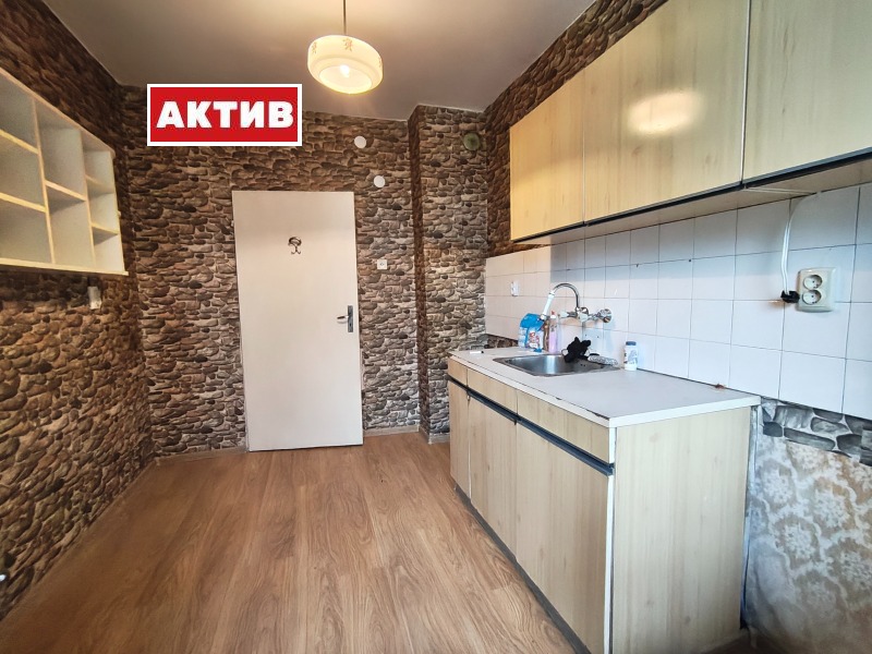 Продава 2-СТАЕН, гр. Търговище, Център, снимка 3 - Апартаменти - 53029790