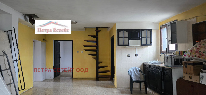 Продава КЪЩА, с. Приселци, област Варна, снимка 12 - Къщи - 52236048