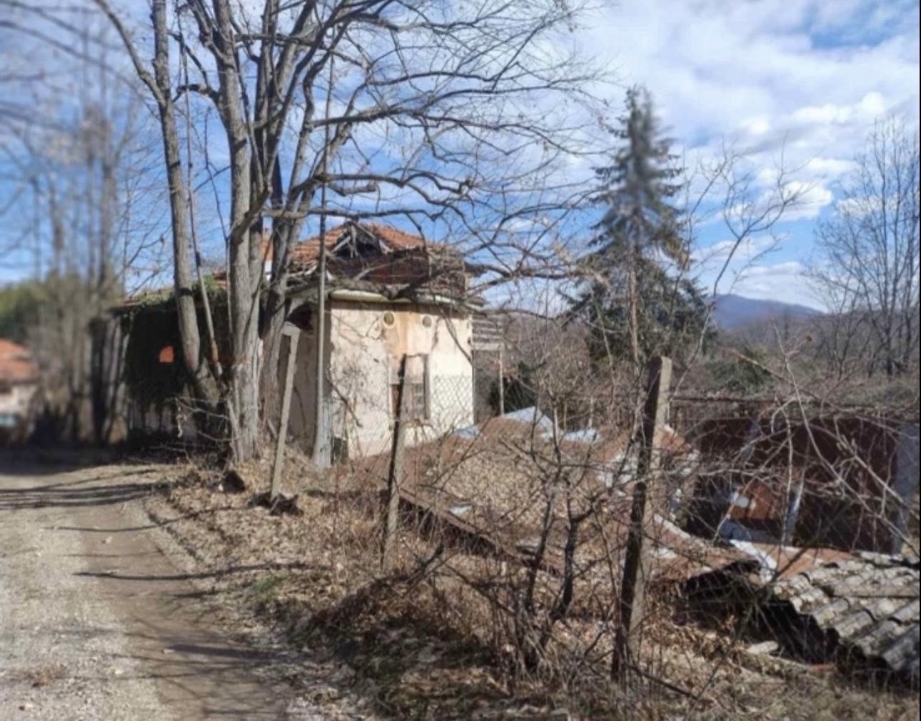 Продава КЪЩА, с. Орешак, област Ловеч, снимка 3 - Къщи - 54063359