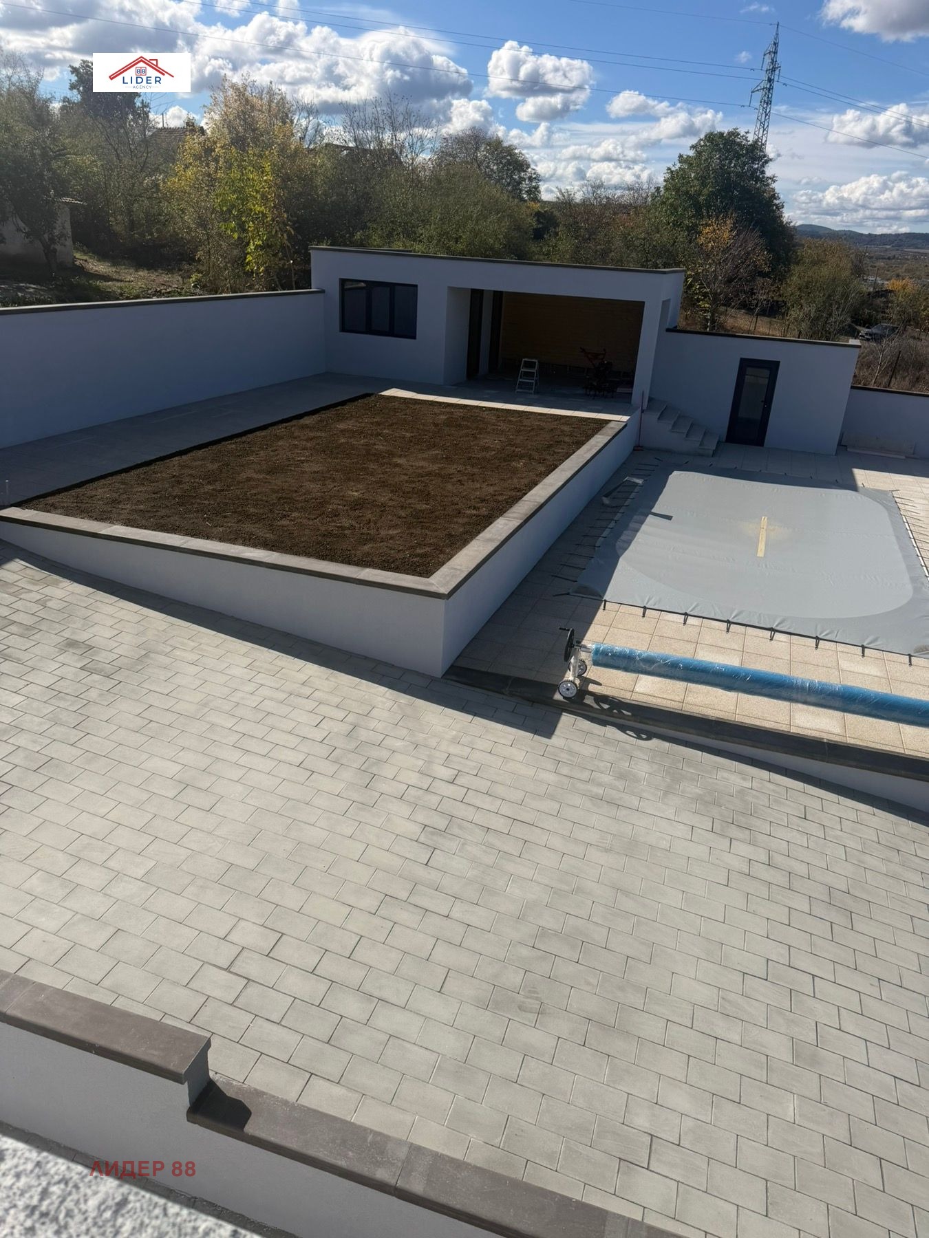Продава КЪЩА, гр. Ловеч, в.з. Синан тепе, снимка 2 - Къщи - 56707378