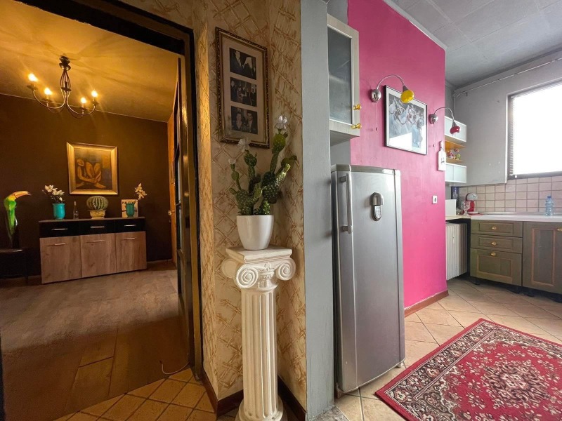 De vânzare  1 dormitor Sofia , Țentâr , 70 mp | 21289838 - imagine [3]