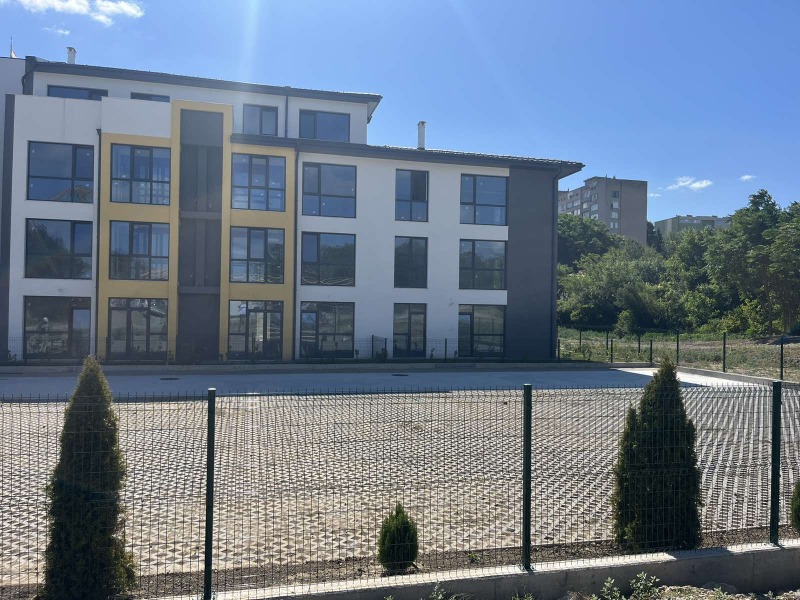 Продава  2-стаен град Търговище , Запад 3 , 63 кв.м | 18557978 - изображение [2]