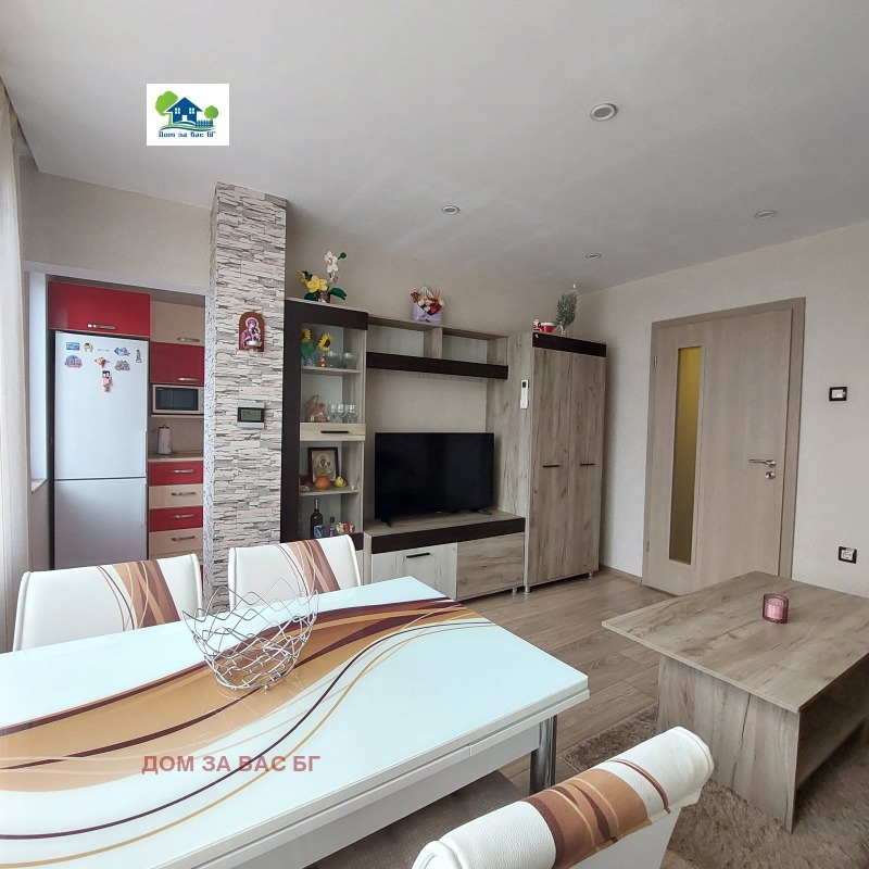 Продава 2-СТАЕН, гр. Пазарджик, Център, снимка 2 - Апартаменти - 52564861