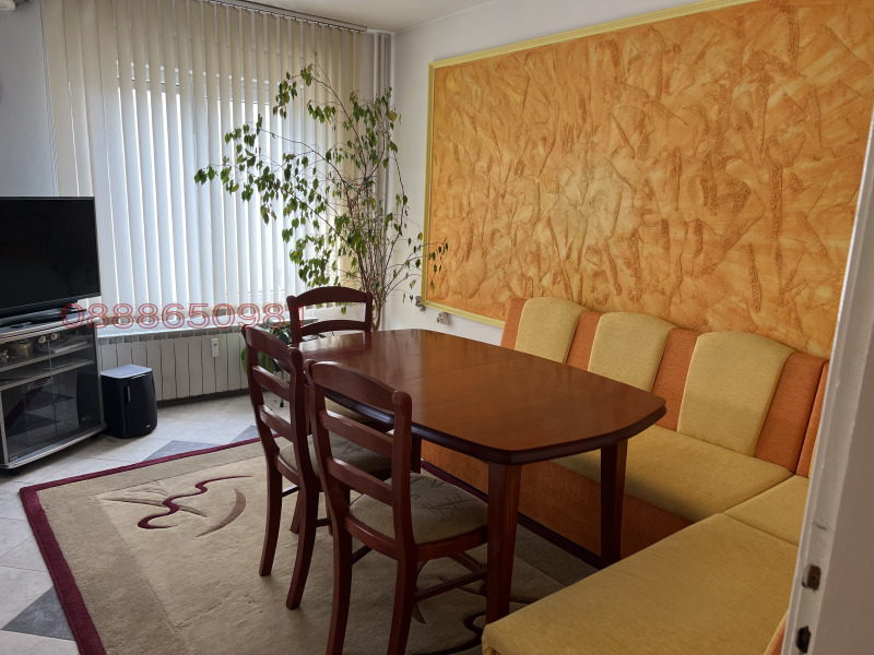 Продава 3-СТАЕН, град Русе, Център • 185000 € / 361828.55 лв. • 46312768 1