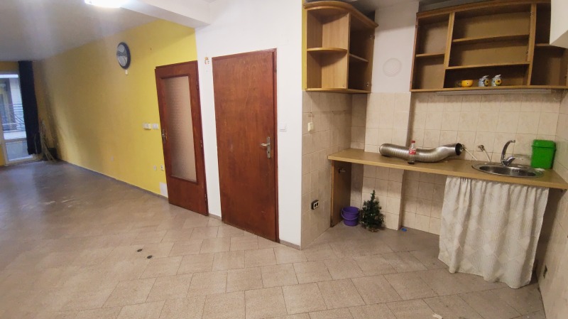 Продава 3-СТАЕН, гр. София, Медицинска академия, снимка 2 - Aпартаменти - 47511373