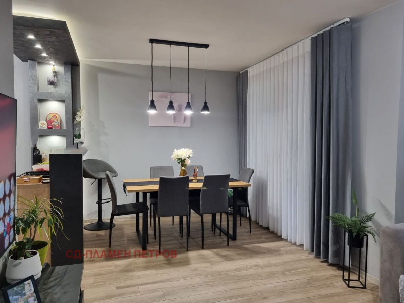 In vendita  2 camere da letto Shumen , Tsentar , 86 mq | 34988442