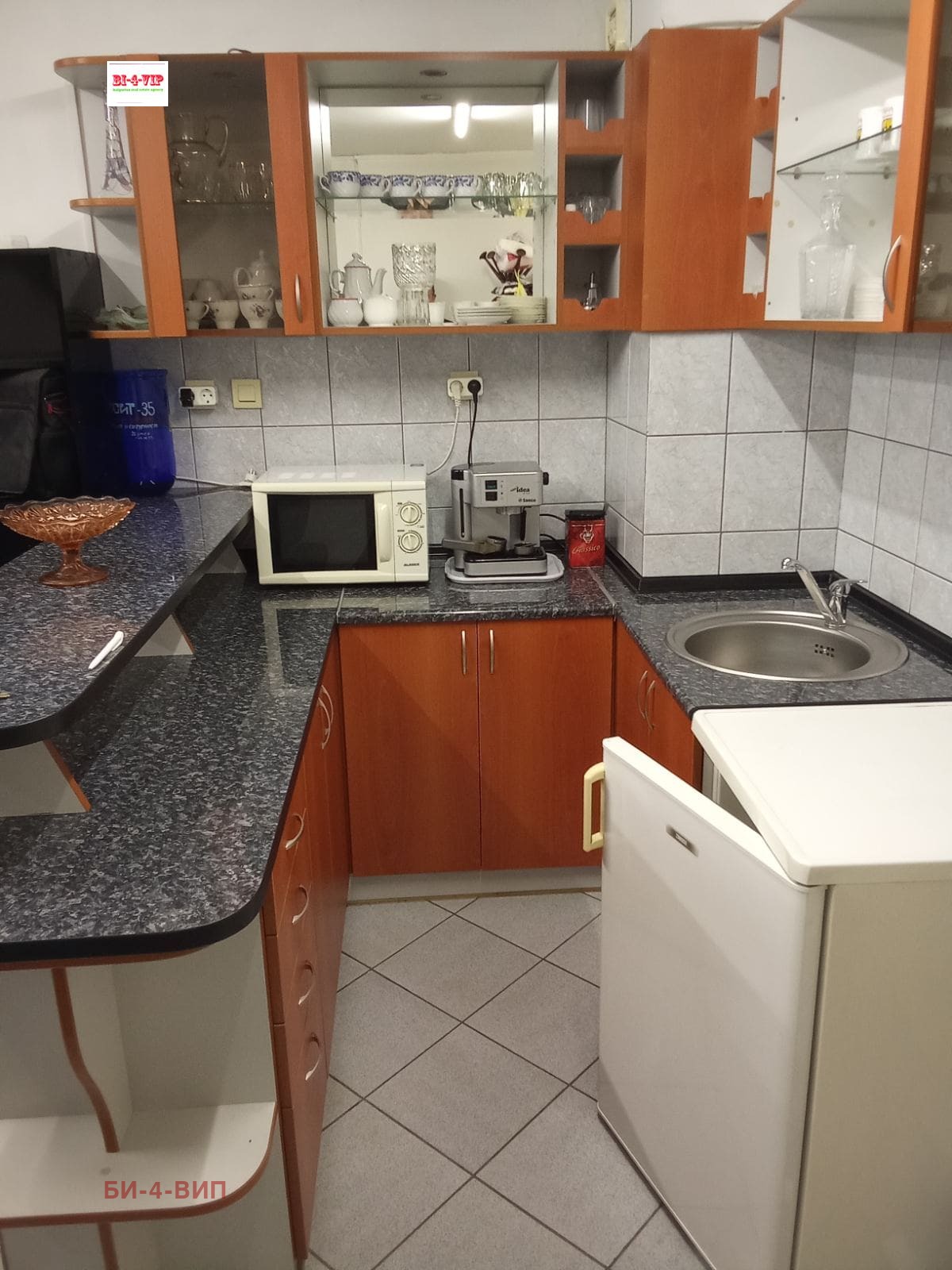 Продава 1-СТАЕН, гр. София, Център, снимка 3 - Апартаменти - 56222250