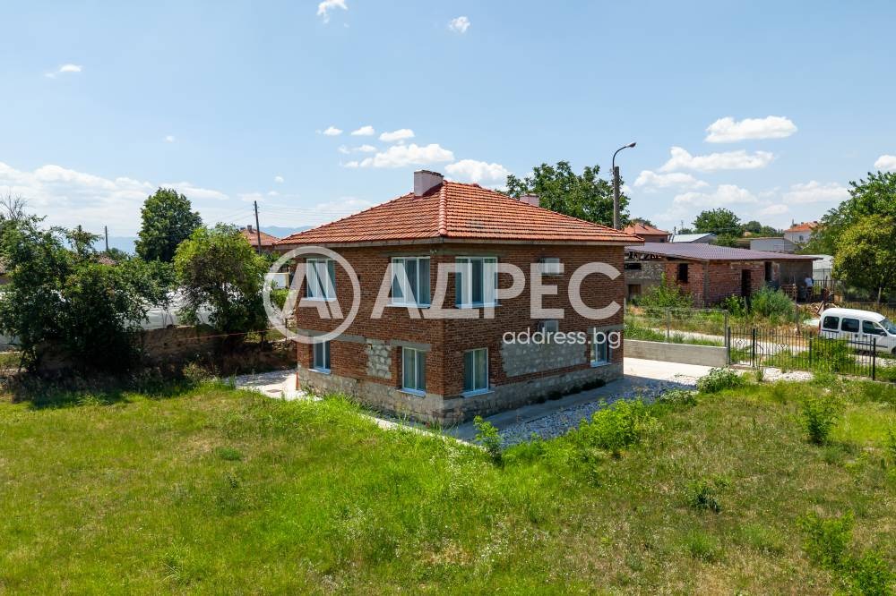 Продава КЪЩА, с. Селци, област Пловдив
