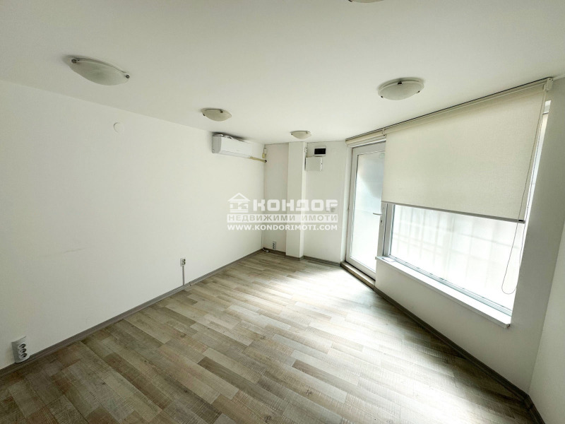 Myytävänä  Toimisto Plovdiv , Tsentar , 27 neliömetriä | 31924756