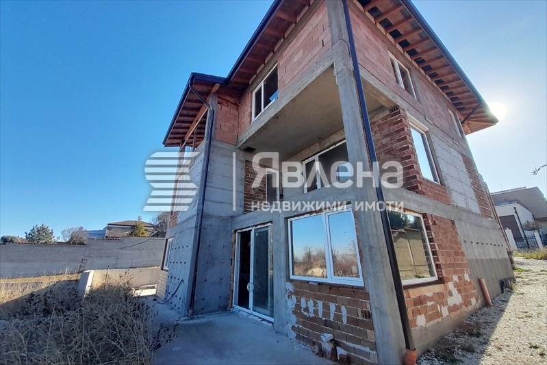 Продава  Къща, област Пловдив, с. Марково •  295 000 EUR • ID 87893993 — holmes.bg - [1] 