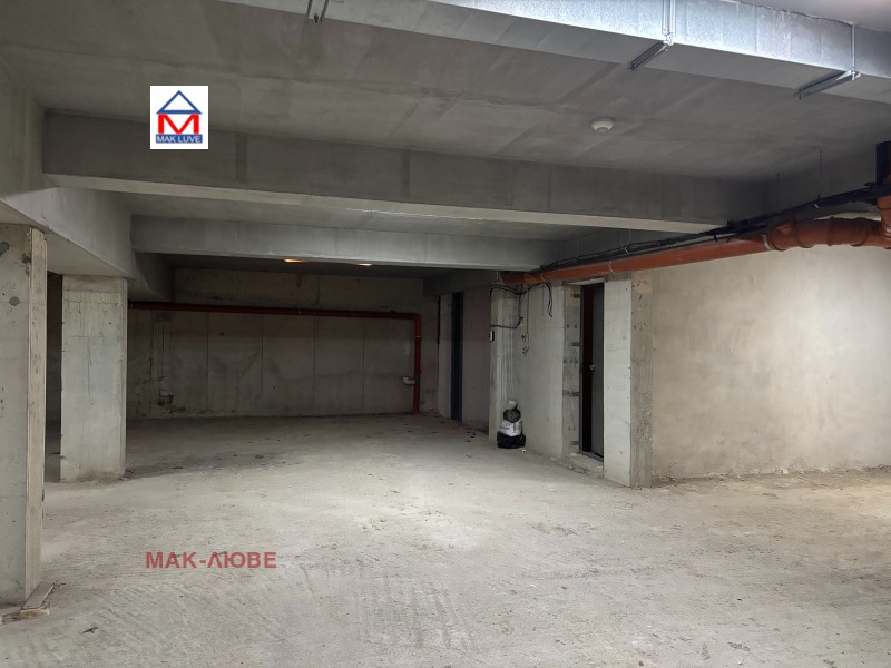 Продава ГАРАЖ, ПАРКОМЯСТО, гр. Варна, Зимно кино Тракия, снимка 2 - Гаражи и паркоместа - 52998291