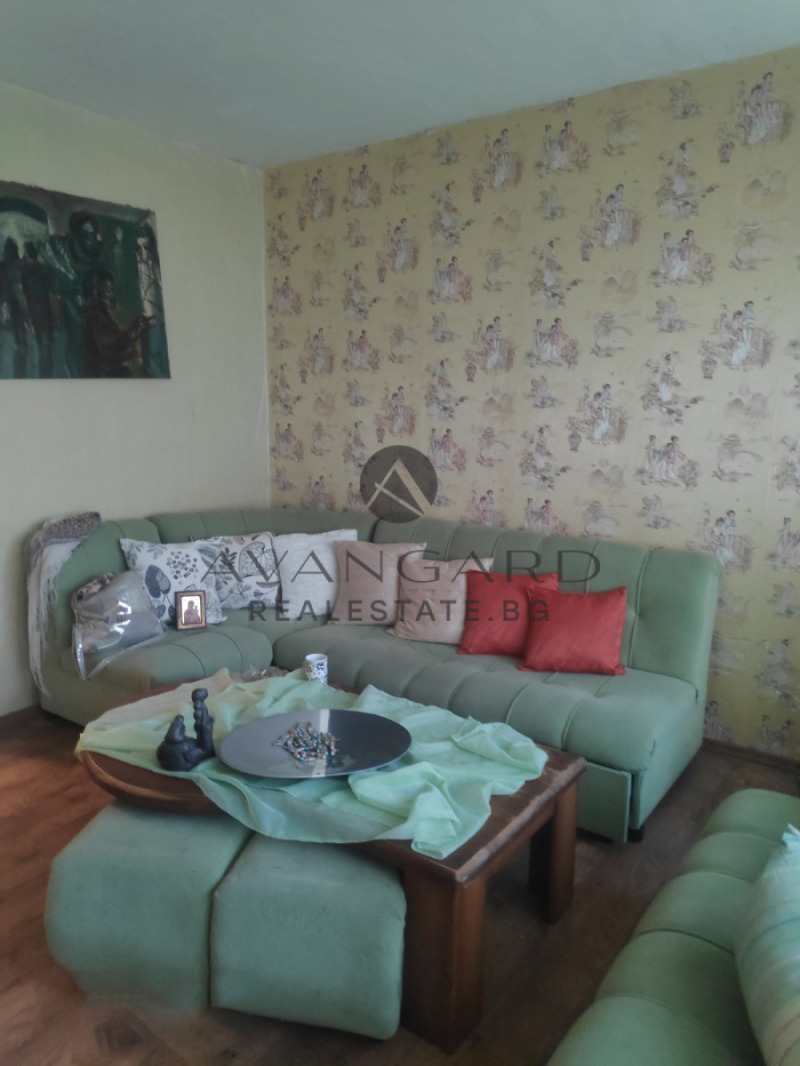 En venta  2 dormitorios Plovdiv , Komatevo , 87 metros cuadrados | 77375634