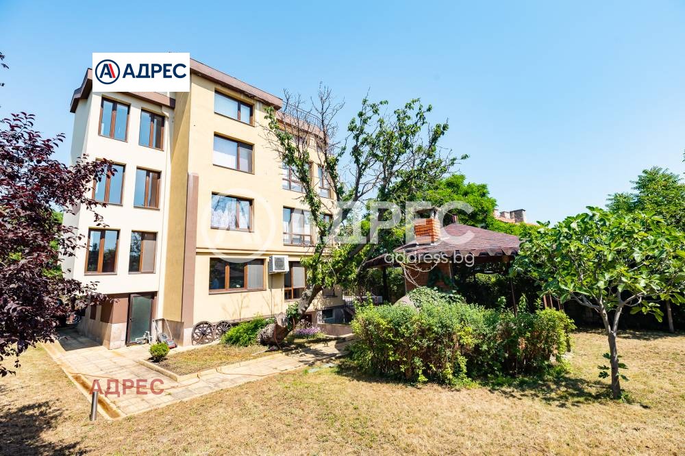 Продава КЪЩА, гр. Варна, м-т Долна Трака