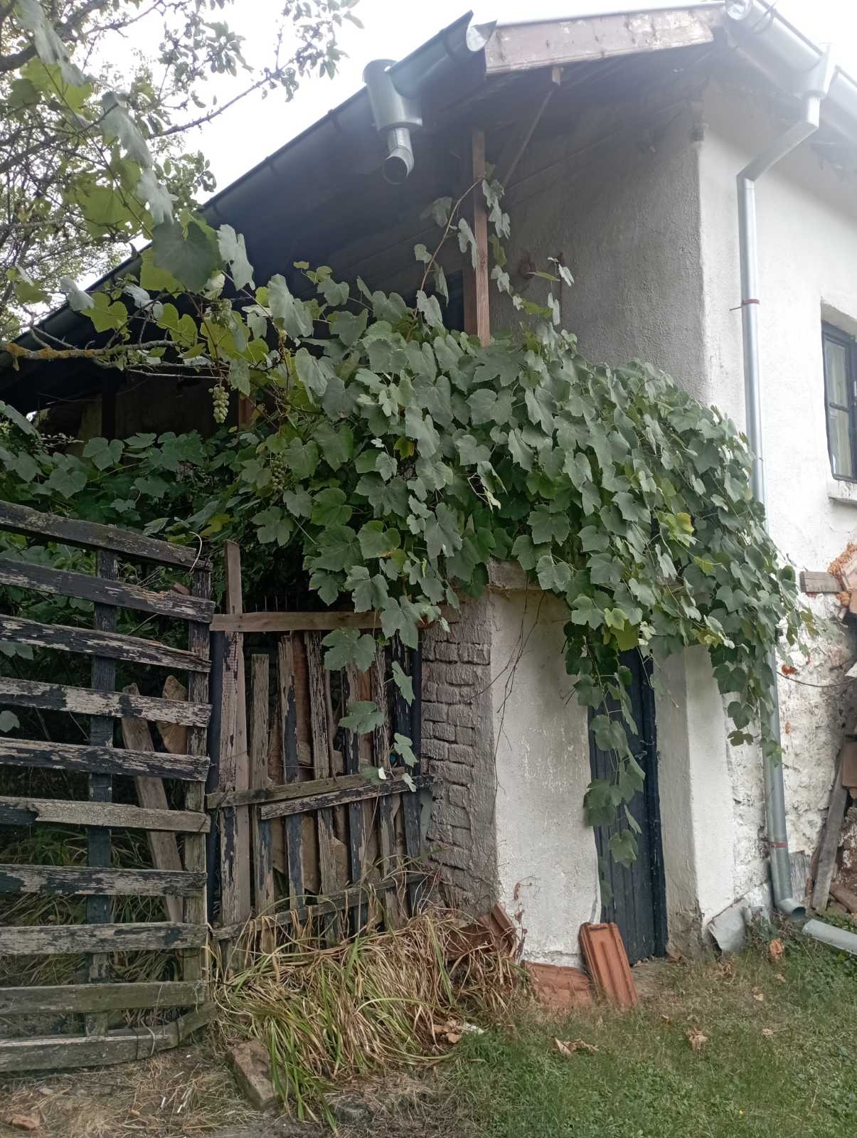 Продава КЪЩА, с. Хераково, област София област