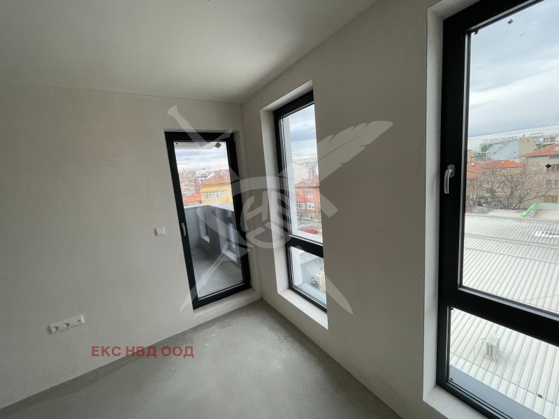 En venta  2 dormitorios Plovdiv , Jristo Smirnenski , 155 metros cuadrados | 42201756 - imagen [4]