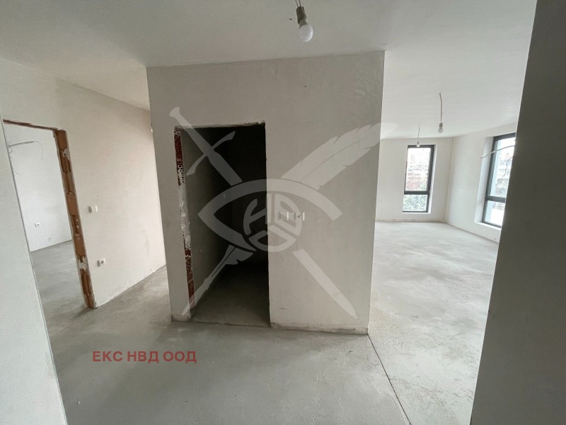 En venta  2 dormitorios Plovdiv , Jristo Smirnenski , 155 metros cuadrados | 42201756 - imagen [10]
