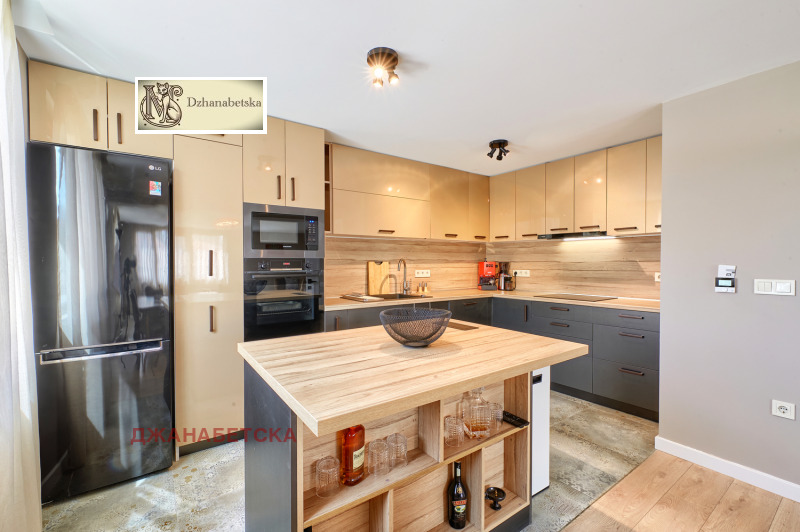 Продава КЪЩА в област София, гр. Долна баня - 270 кв.м / 399 000 € » 780 376.17 лв., ДЖАНАБЕТСКА