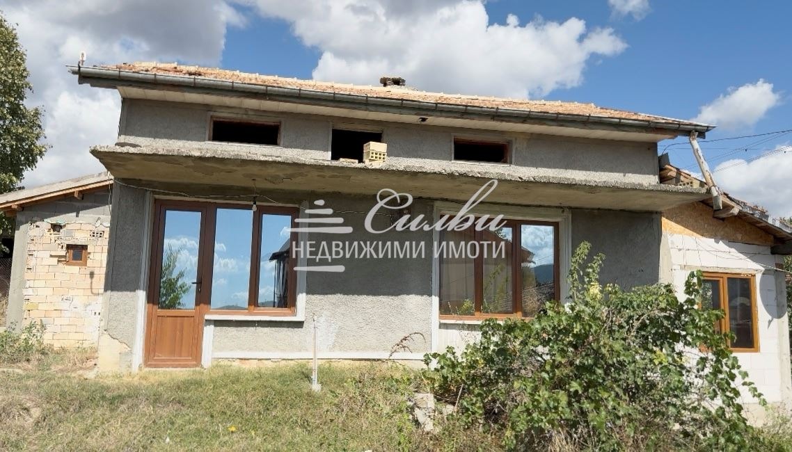 Продава КЪЩА, с. Ивански, област Шумен, снимка 2 - Къщи - 56100774