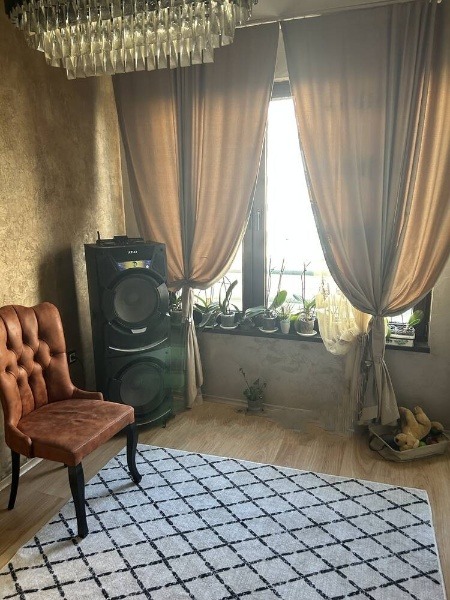 Продава МНОГОСТАЕН, гр. Бургас, Изгрев, снимка 5 - Апартаменти - 52613126