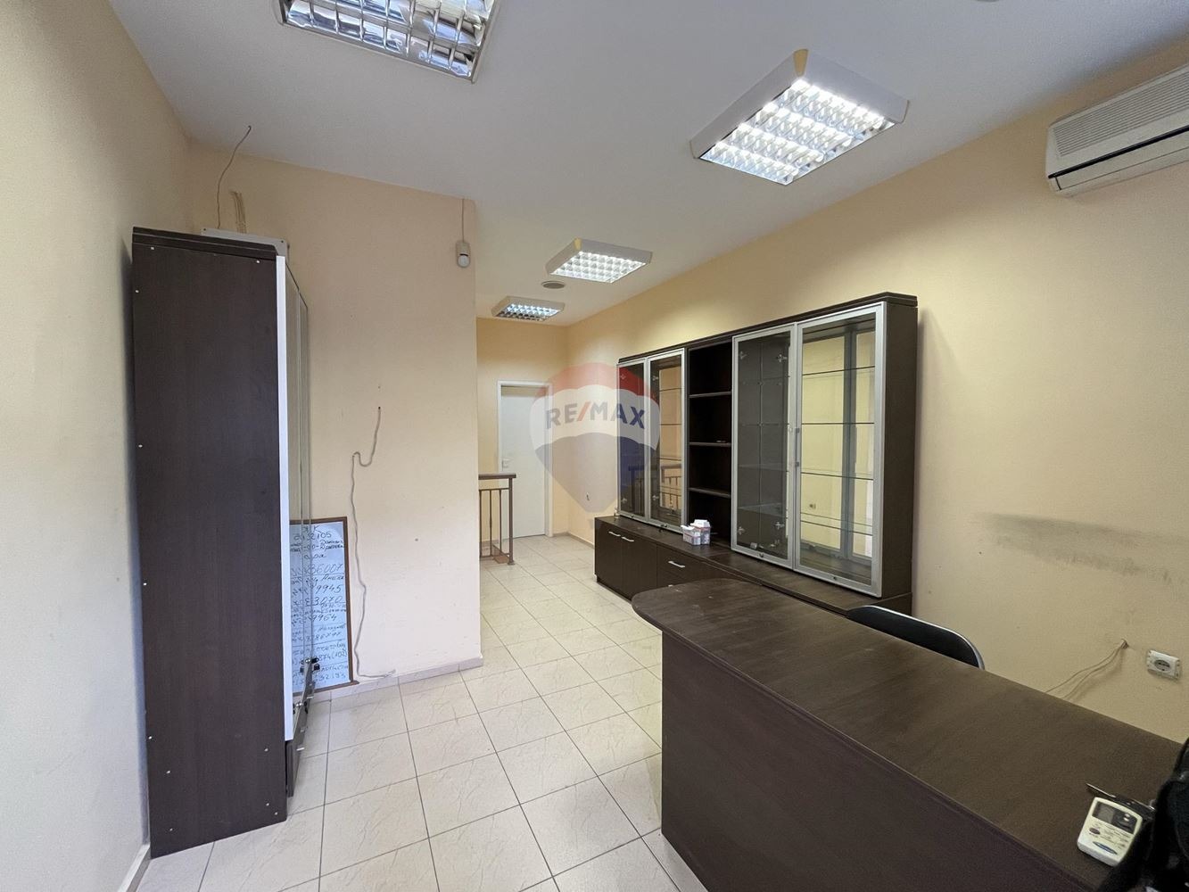Продава ОФИС, гр. Варна, ХЕИ, снимка 2 - Офиси - 46668397