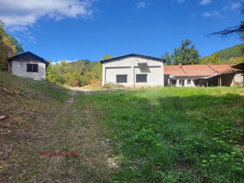 Продава  Къща област Ловеч , с. Терзийско , 508 кв.м | 31313213 - изображение [2]