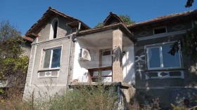Къща с. Горна Липница, област Велико Търново