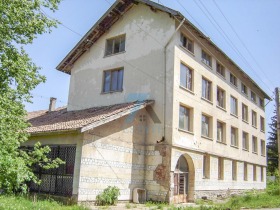 Cladire industriala Gârliano, regiunea Kyustendil 1