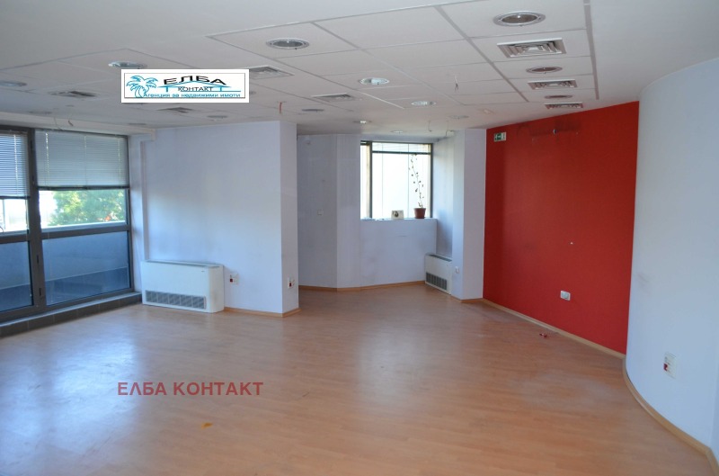 Myytävänä  Myymälä Sofia , Gotse Deltšev , 450 neliömetriä | 98295256 - kuva [3]