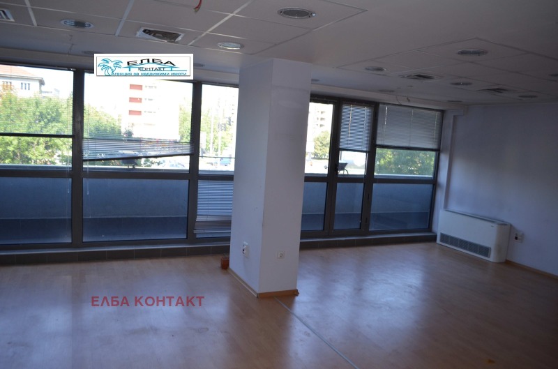 Myytävänä  Myymälä Sofia , Gotse Deltšev , 450 neliömetriä | 98295256 - kuva [2]