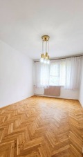 Продава 3-СТАЕН, град Търговище, Център • 165000 € / 322711.95 лв. • 66116522 10