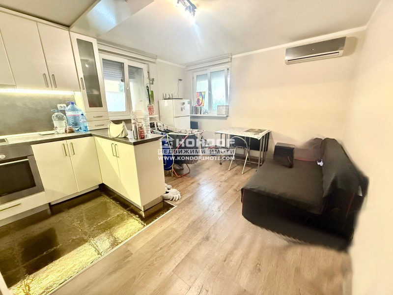 De vânzare  1 dormitor Plovdiv , Țentâr , 54 mp | 93955877