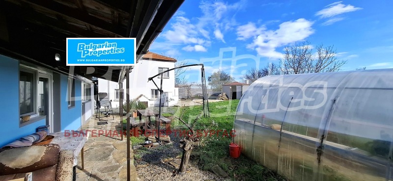 Продава КЪЩА, с. Светлина, област Бургас, снимка 2 - Къщи - 52667607