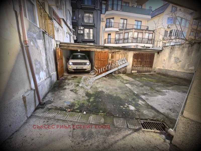 Продава ГАРАЖ, ПАРКОМЯСТО, гр. Варна, Операта, снимка 2 - Гаражи и паркоместа - 53048563