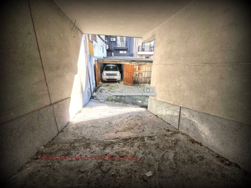 Продава ГАРАЖ, ПАРКОМЯСТО, гр. Варна, Операта, снимка 4 - Гаражи и паркоместа - 53048563