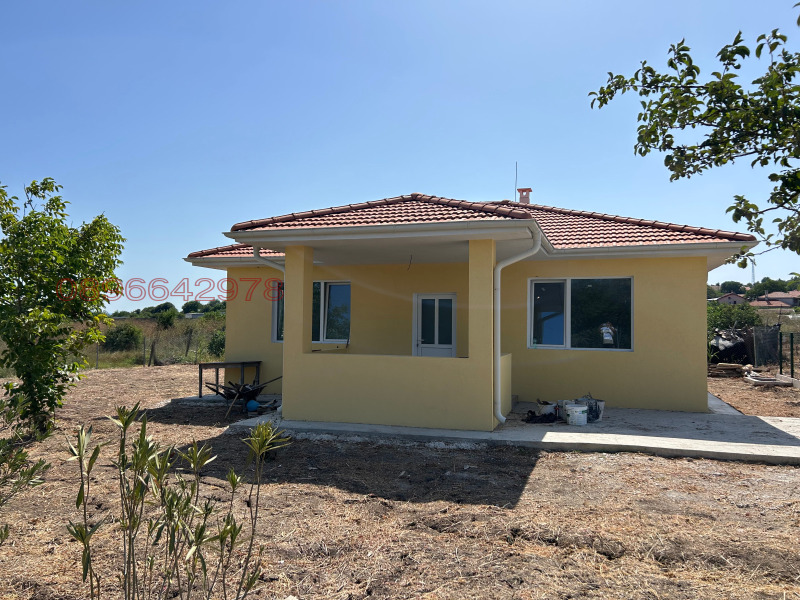 Продава КЪЩА, с. Черни връх, област Бургас