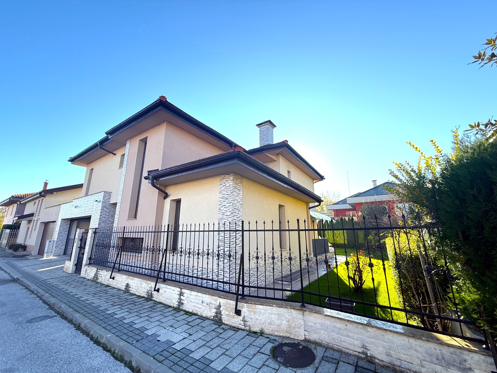 Продава КЪЩА, гр. Пловдив, Западен, снимка 2 - Къщи - 55292326