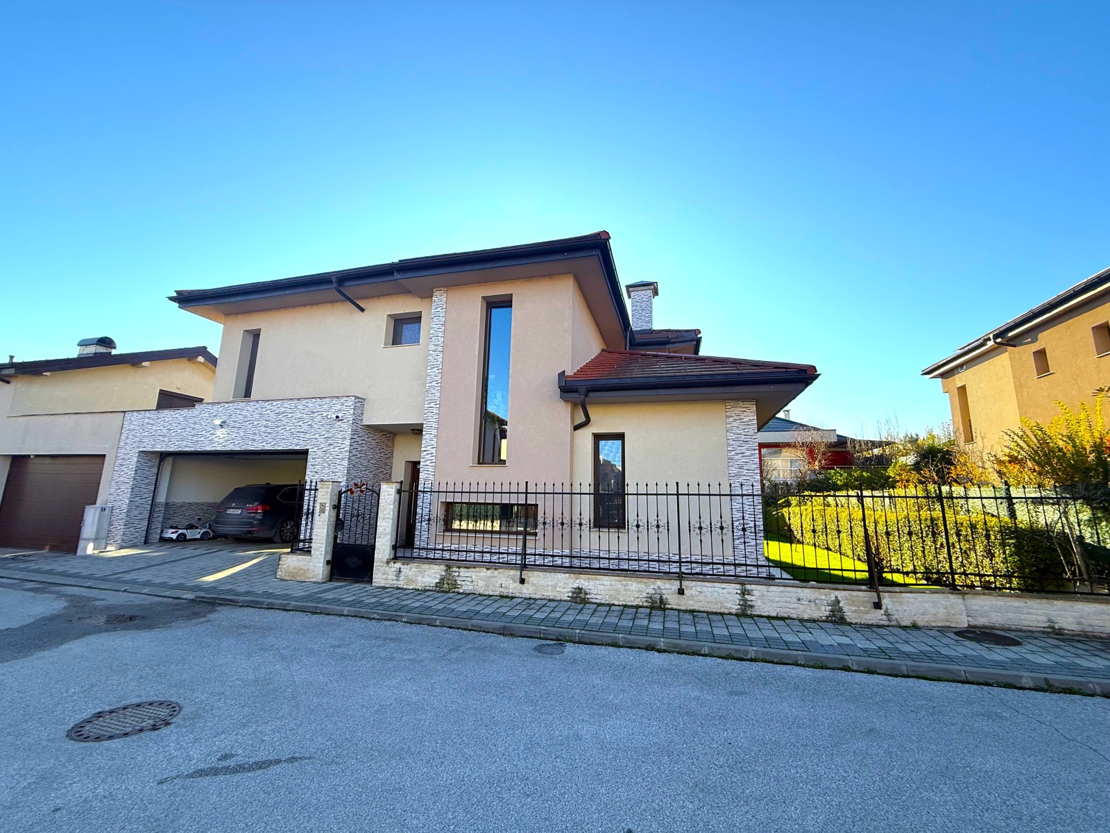 Продава КЪЩА, гр. Пловдив, Западен