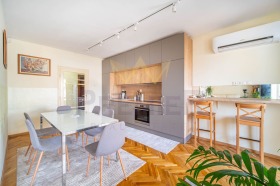 Продава 3-стаен град Варна Център - [1] 