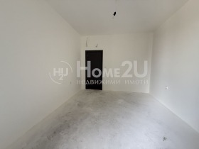 2 makuuhuonetta m-t Dolna Traka, Varna