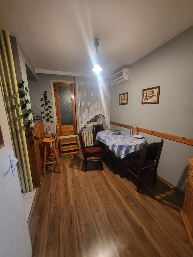 Продава  3-стаен, град Плевен, Идеален център •  135 000 EUR • ID 61743440 — holmes.bg - [1] 