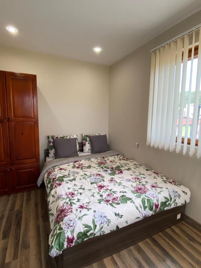 Продава КЪЩА, гр. Балчик, област Добрич, снимка 2 - Къщи - 53971423